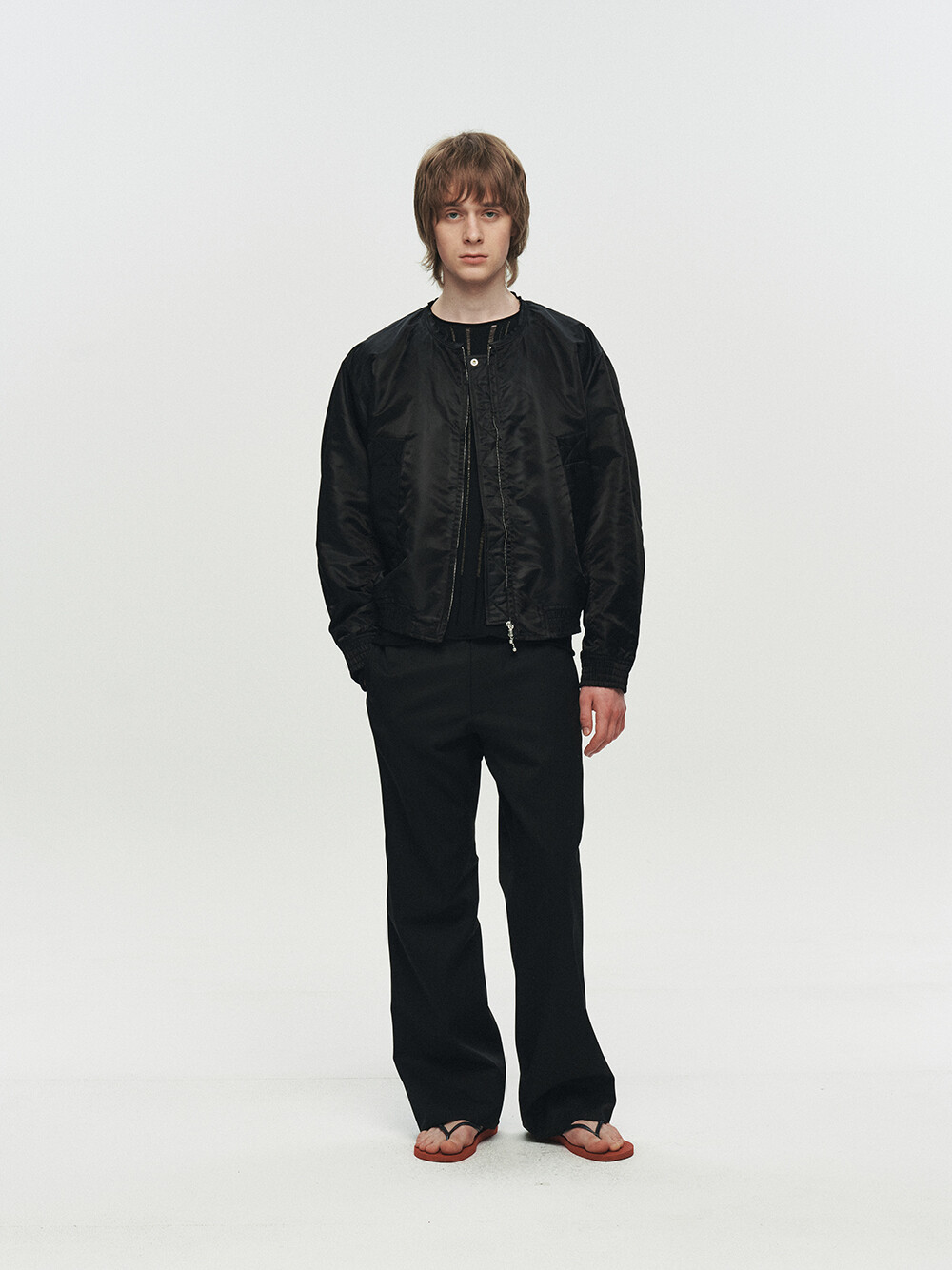 [HEUTE]FRAME COLLARLESS BOMBER JACKET (BLACK)