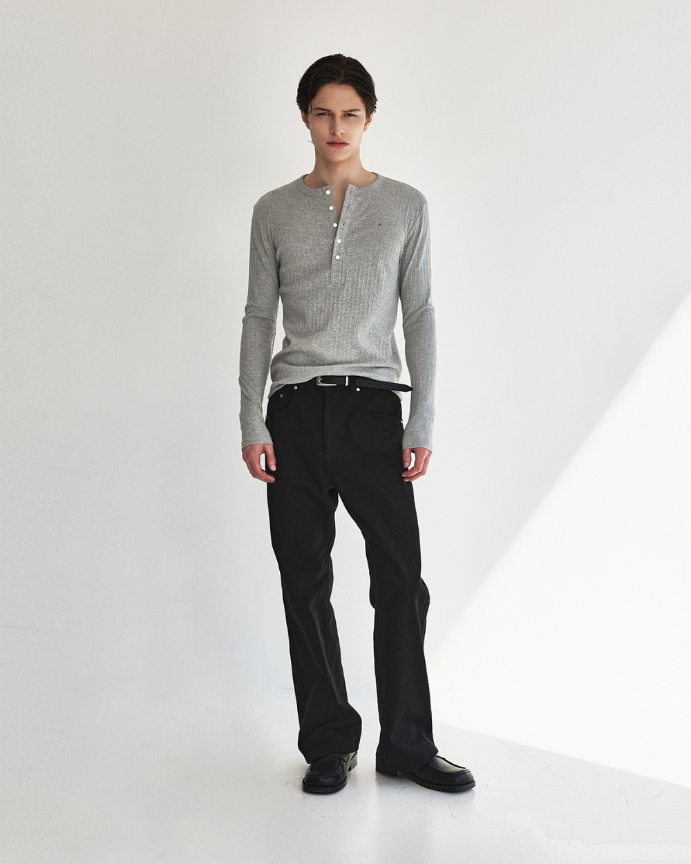 [kineto] Fine Cotton Ribbed Henley Top_Grey