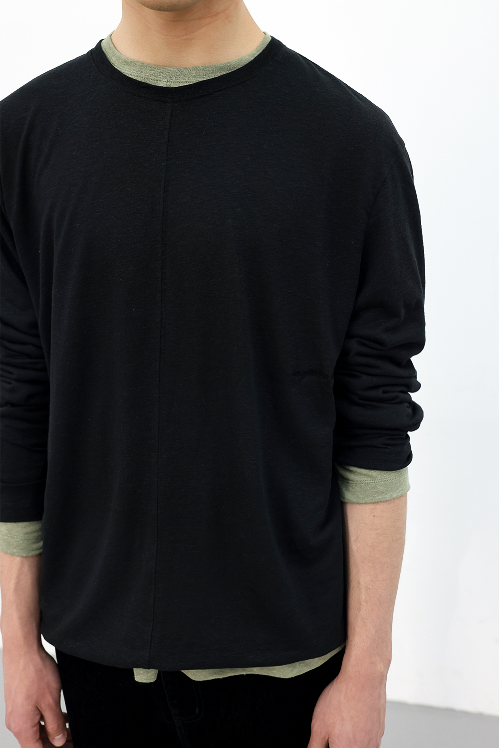 [ANYTIME LOREAK] CAMELLIA LAYERED TEE - KHAKI/BLACK