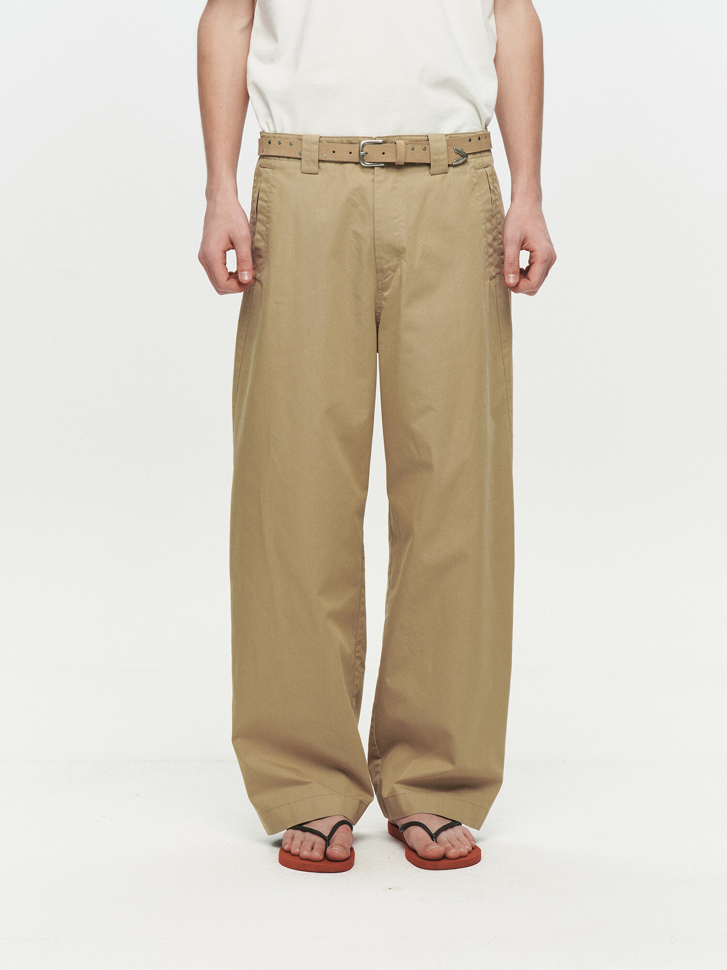 [HEUTE] CURVE LINE WIDE PANTS (BEIGE)
