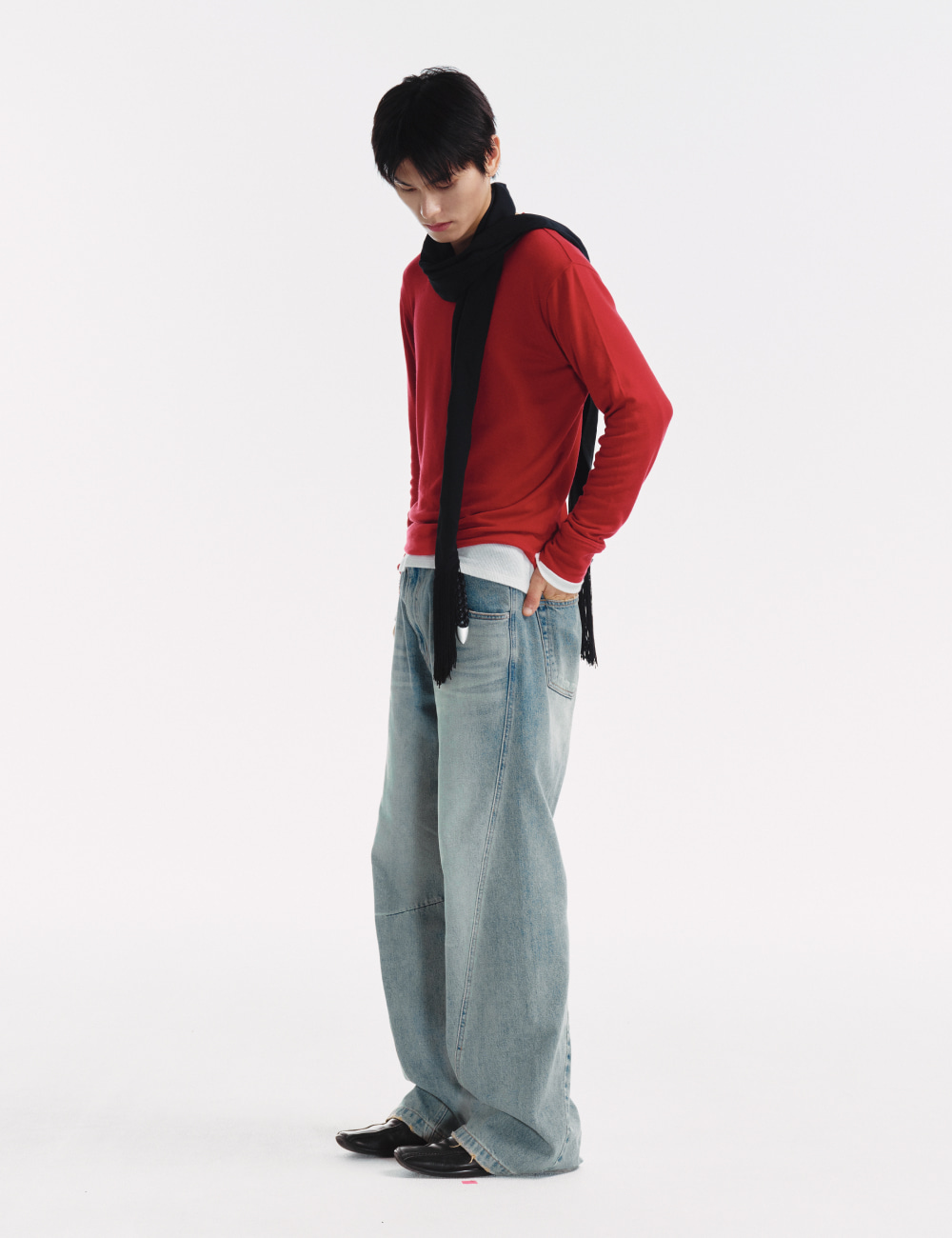 [GEN:RE] Pinched Neck Cut and Sew Wool Knit Red