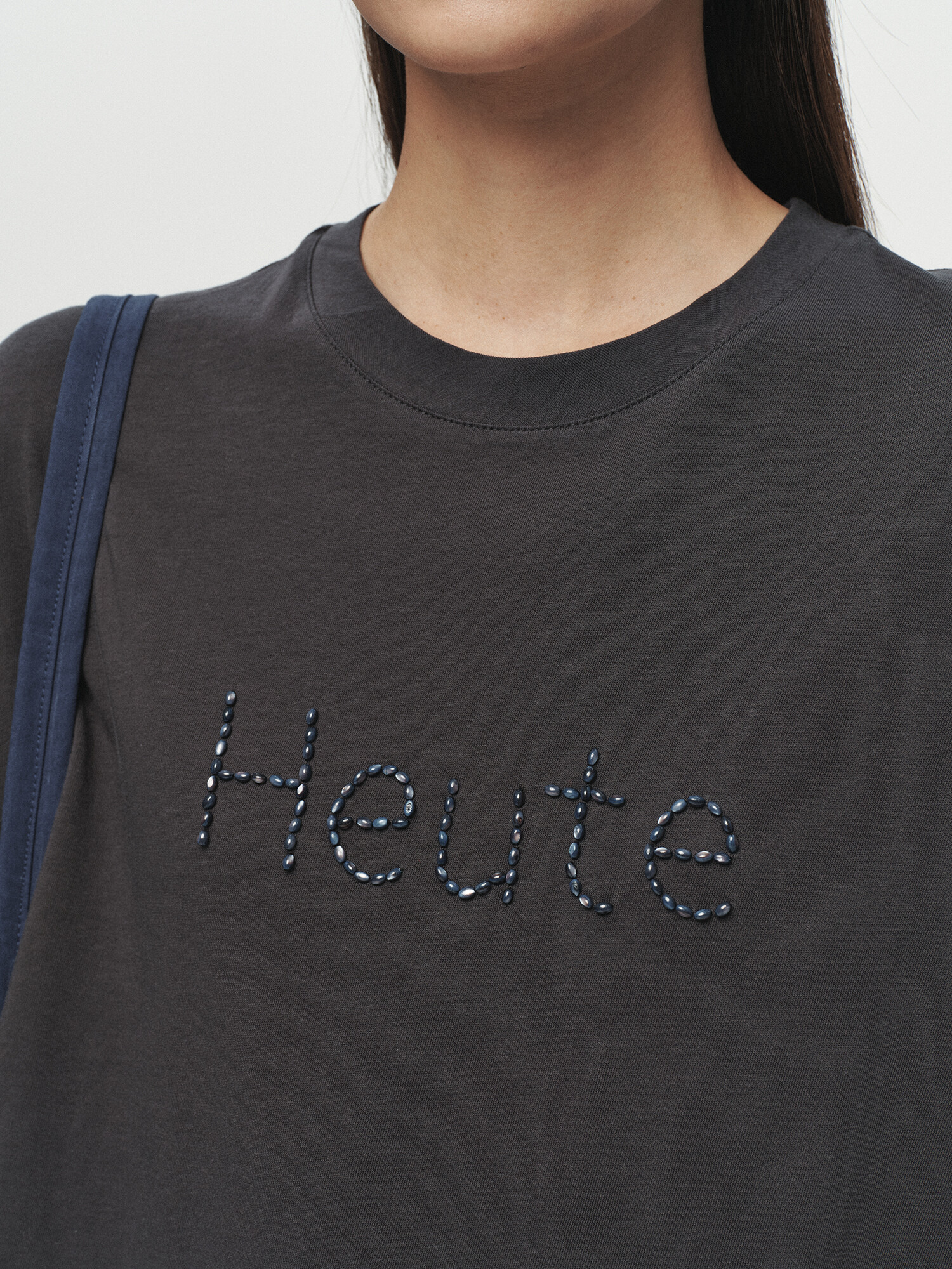 [HEUTE] BEADED LOGO T-SHIRT (WHITE)