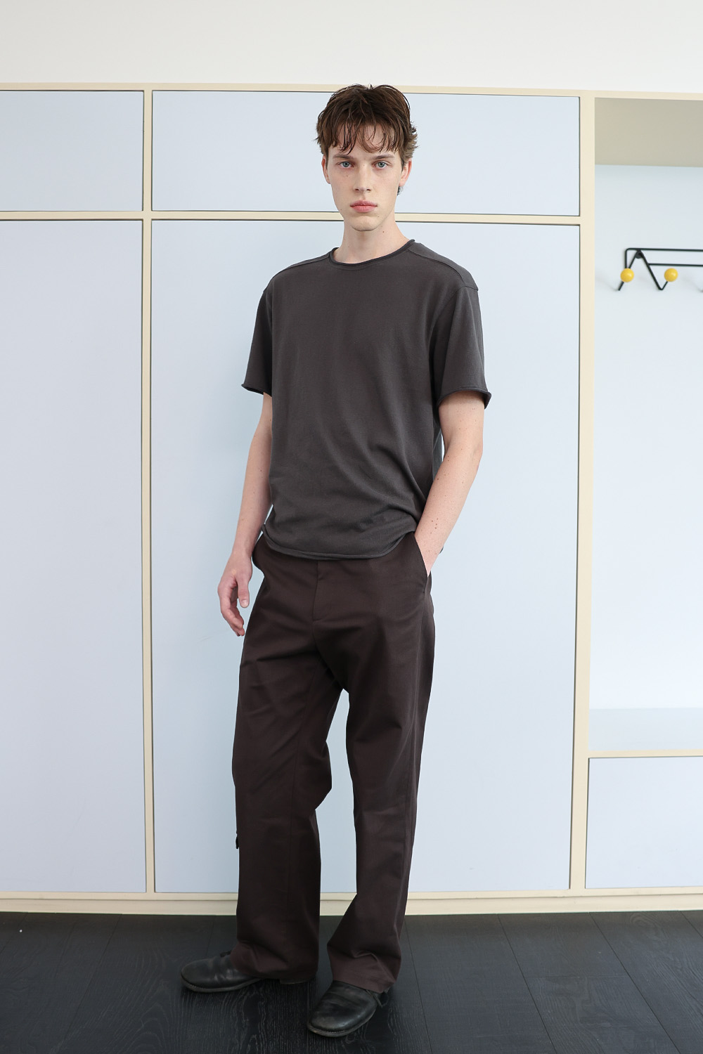 [ANYTIME LOREAK] YUCCA RAW-EDGE HALF KNIT -CHARCOAL