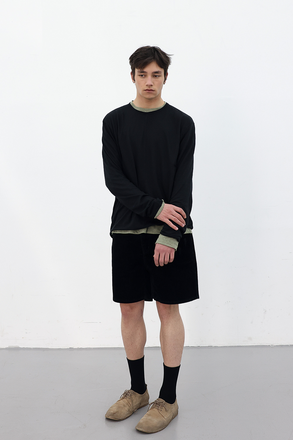 [ANYTIME LOREAK] CAMELLIA LAYERED TEE - KHAKI/BLACK