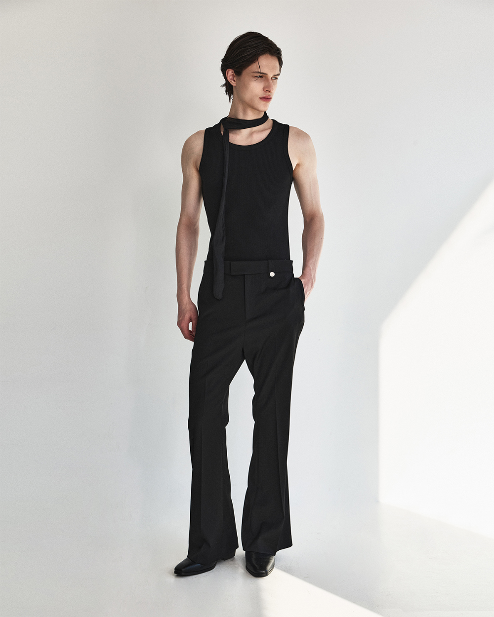 [kineto] Sleek Ribbed Sleeveless Top_Black