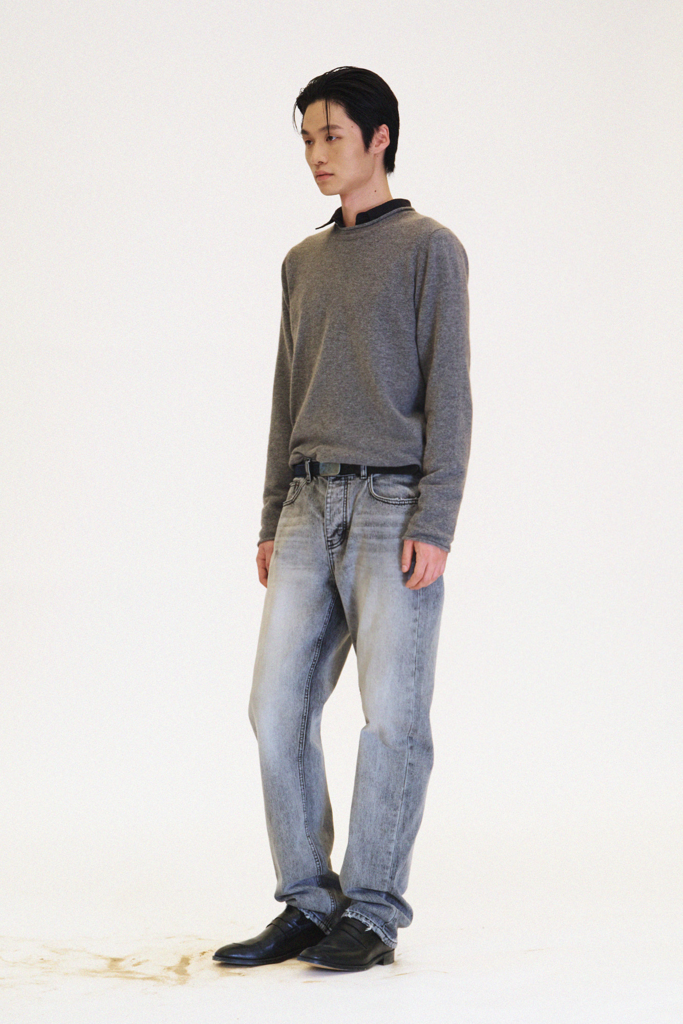 [SURFACE EDITION] STAIN STRAIGHT DENIM PANTS GRAY