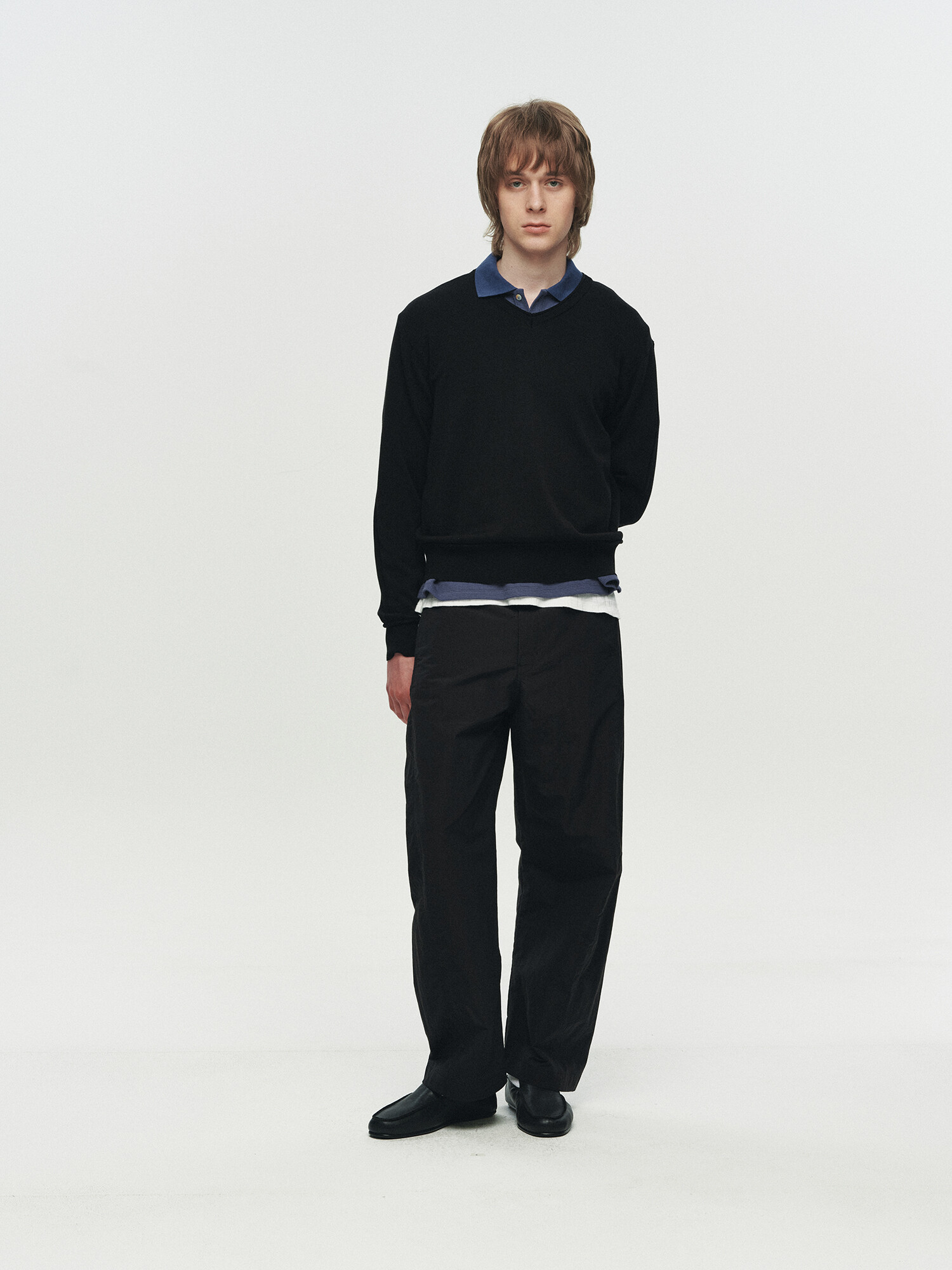 [HEUTE] NIEL COTTON V-NECK KNIT (BLACK)