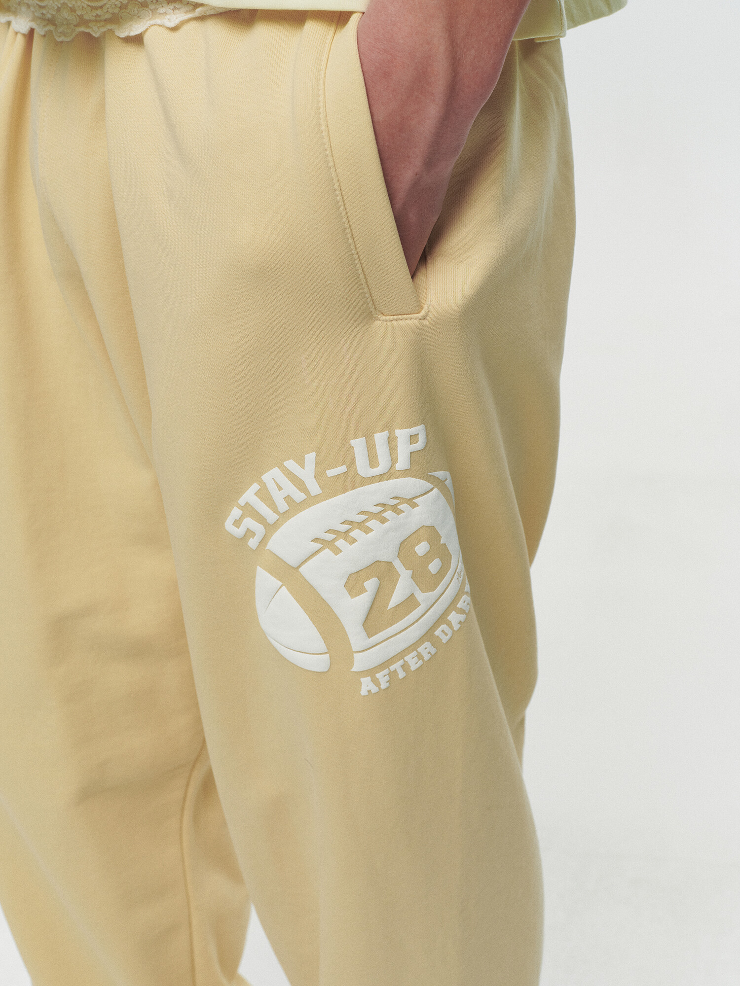 [HEUTE] STAY UP SWEATPANTS (YELLOW)