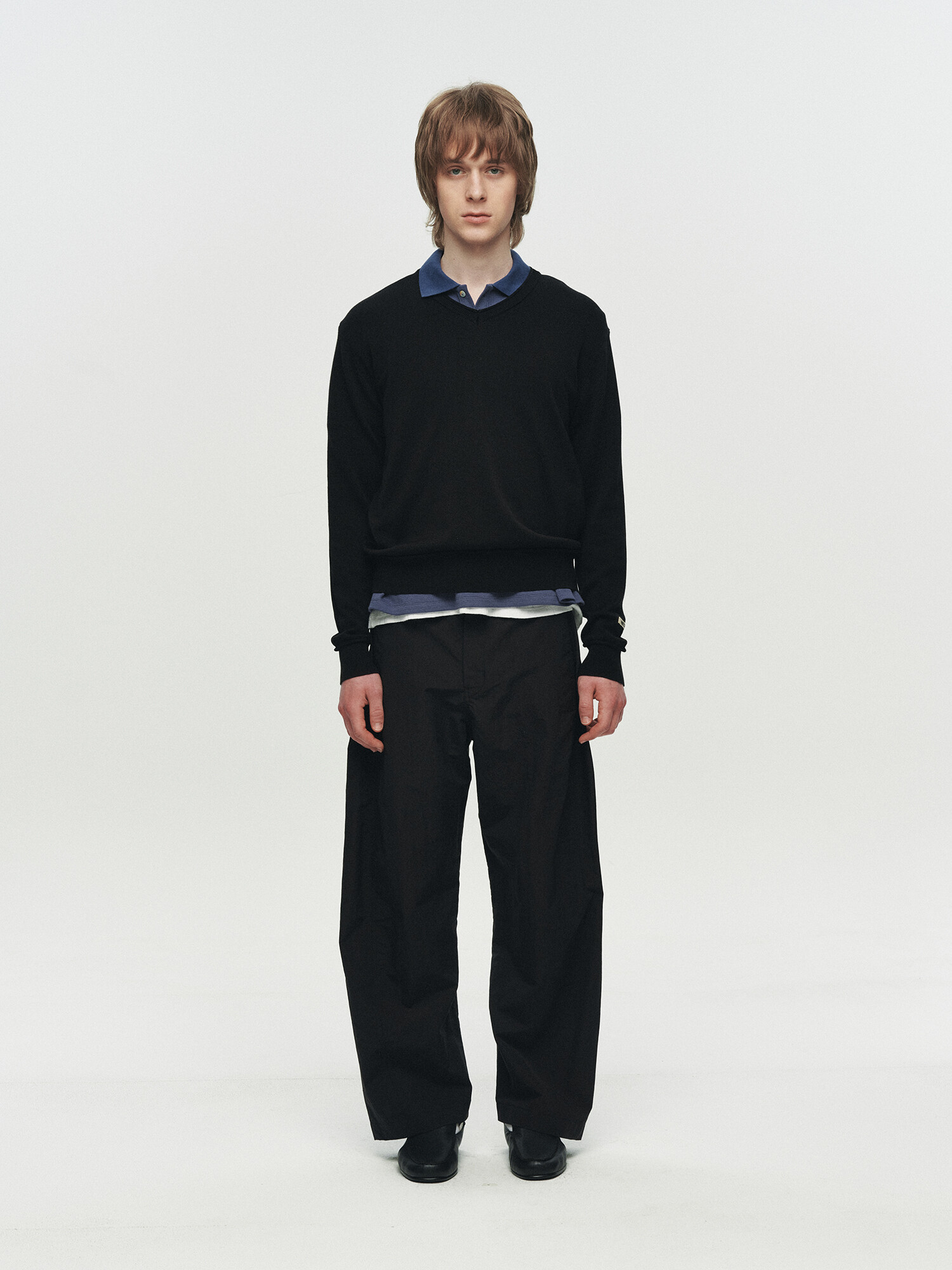 [HEUTE] NIEL COTTON V-NECK KNIT (BLACK)