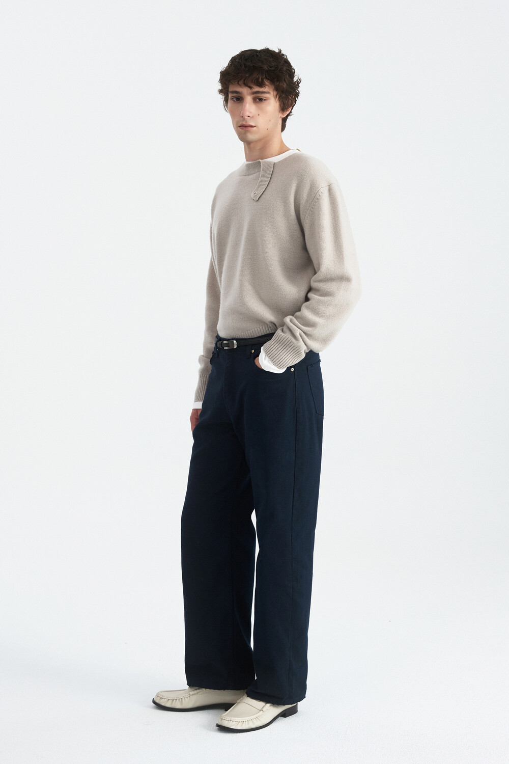 [WINDER] DISTRESSED REGULAR-FIT COTTON PANTS - NAVY
