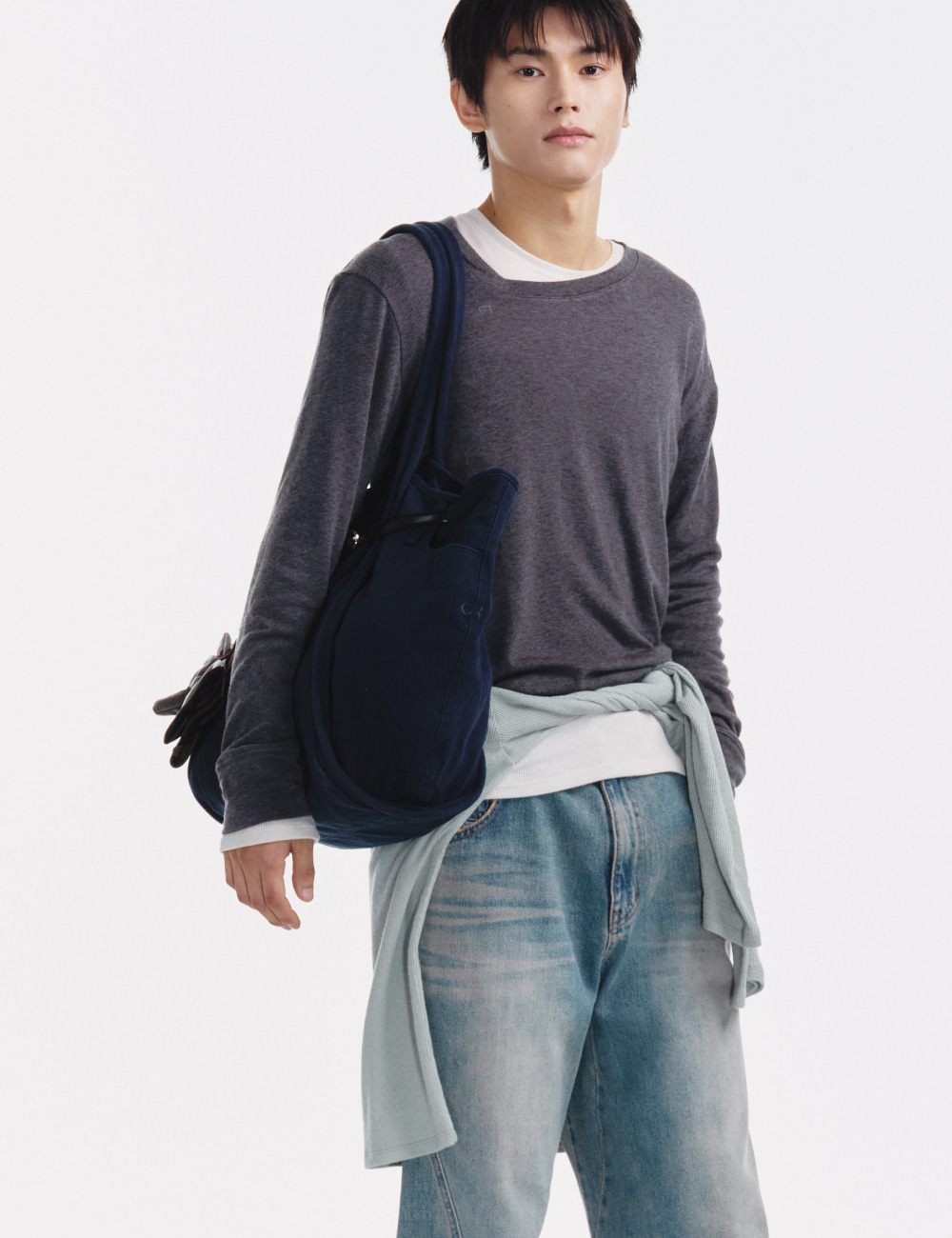 [GEN:RE] Pinched Neck Cut and Sew Wool Knit Charcoal