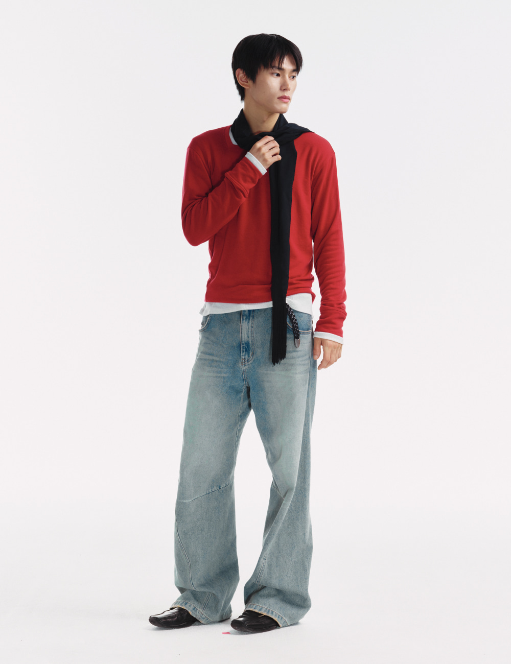[GEN:RE] Pinched Neck Cut and Sew Wool Knit Red
