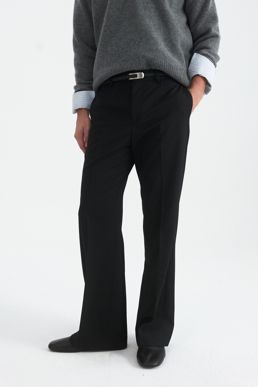 [WINDER] CORE WOOL SEMI-FLARED TROUSERS -BLACK