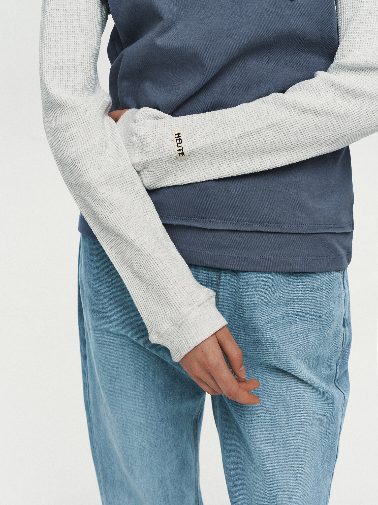[HEUTE] CORE LAYER WAFFLE TEE (BLUE)