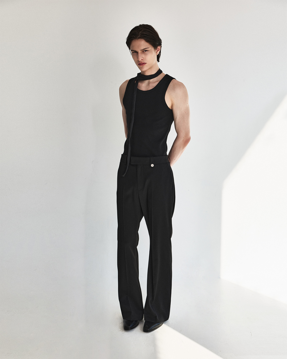 [kineto] Sleek Ribbed Sleeveless Top_Black