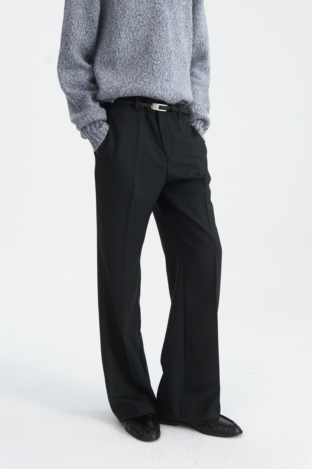 [WINDER] CORE WOOL SEMI-FLARED TROUSERS - CHARCOAL