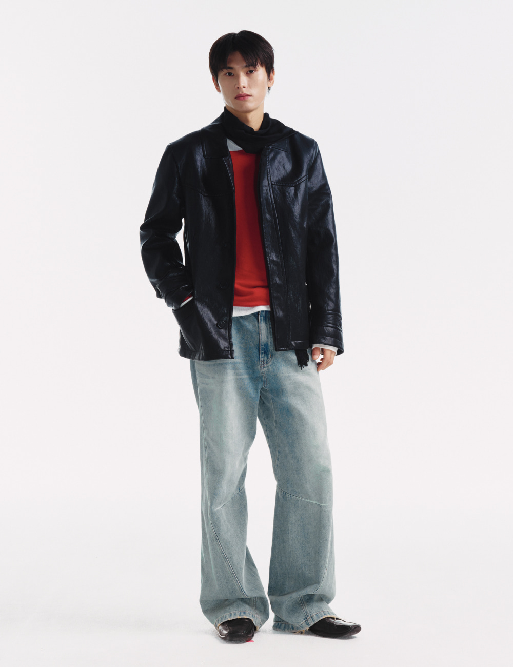 [GEN:RE] Pinched Neck Cut and Sew Wool Knit Red