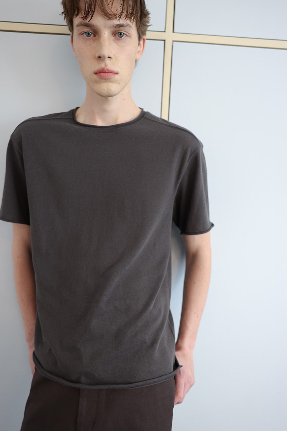[ANYTIME LOREAK] YUCCA RAW-EDGE HALF KNIT -CHARCOAL