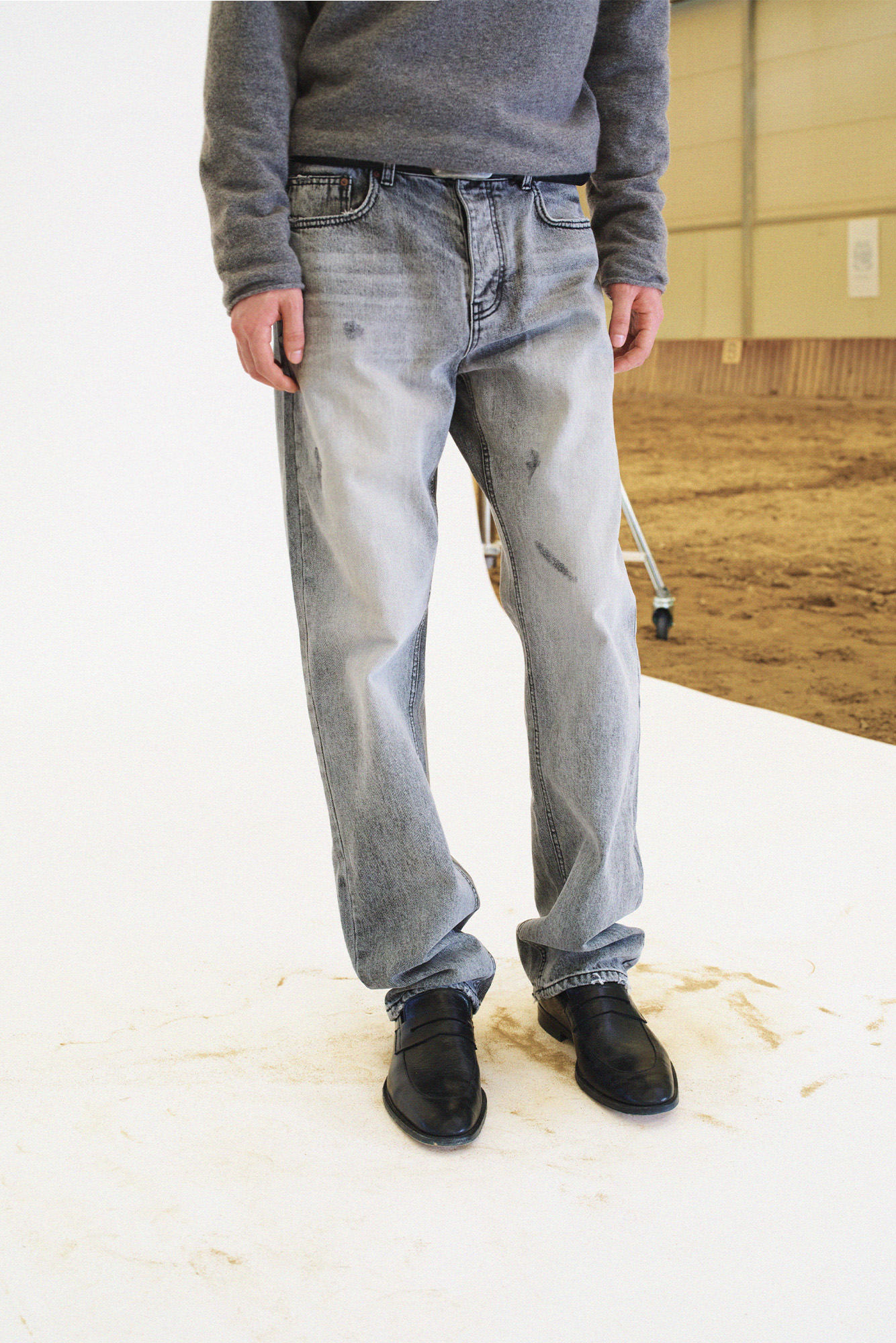 [SURFACE EDITION] STAIN STRAIGHT DENIM PANTS GRAY