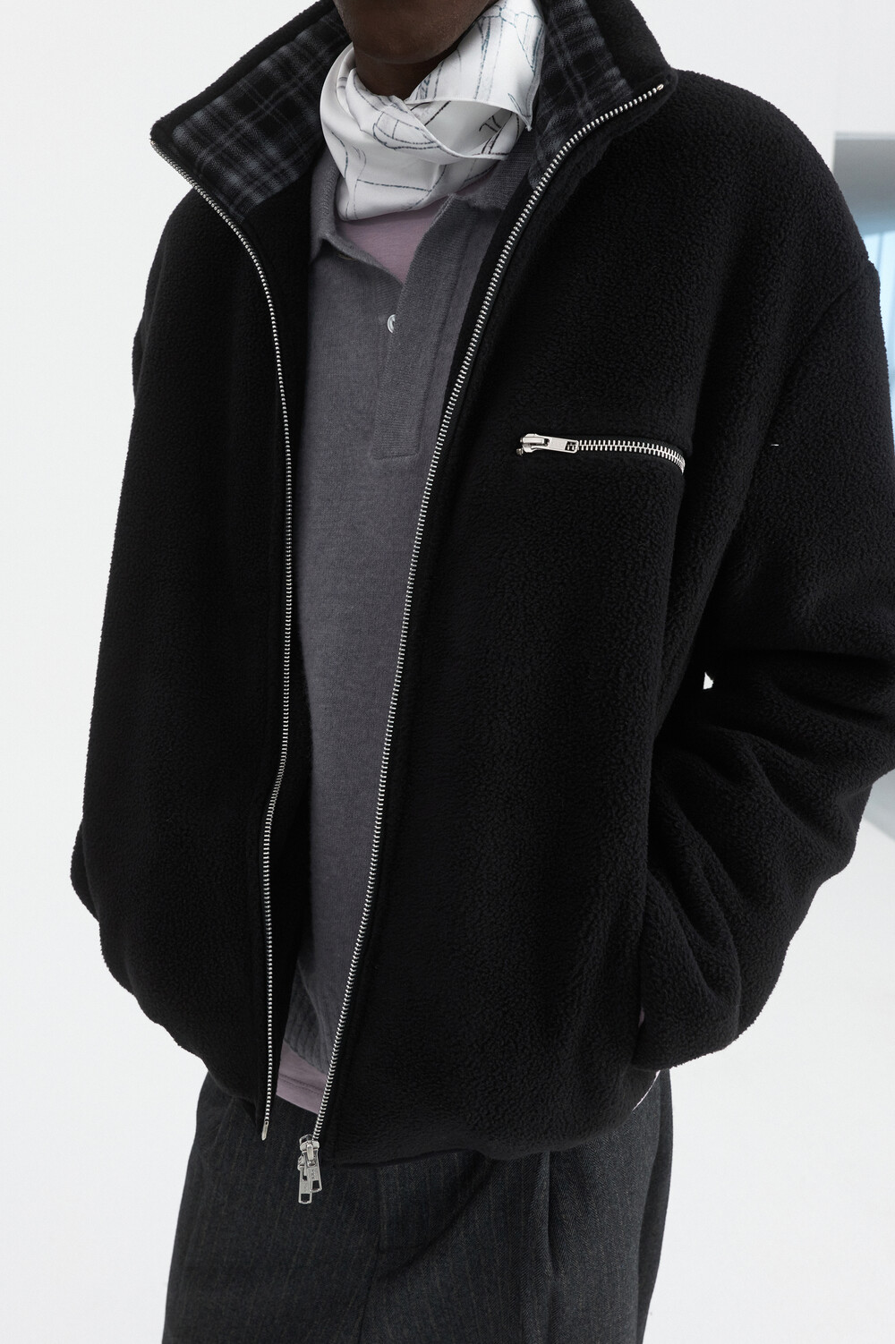 [WINDER] COLLAR CONTRAST FLEECE JUMPER - BLACK