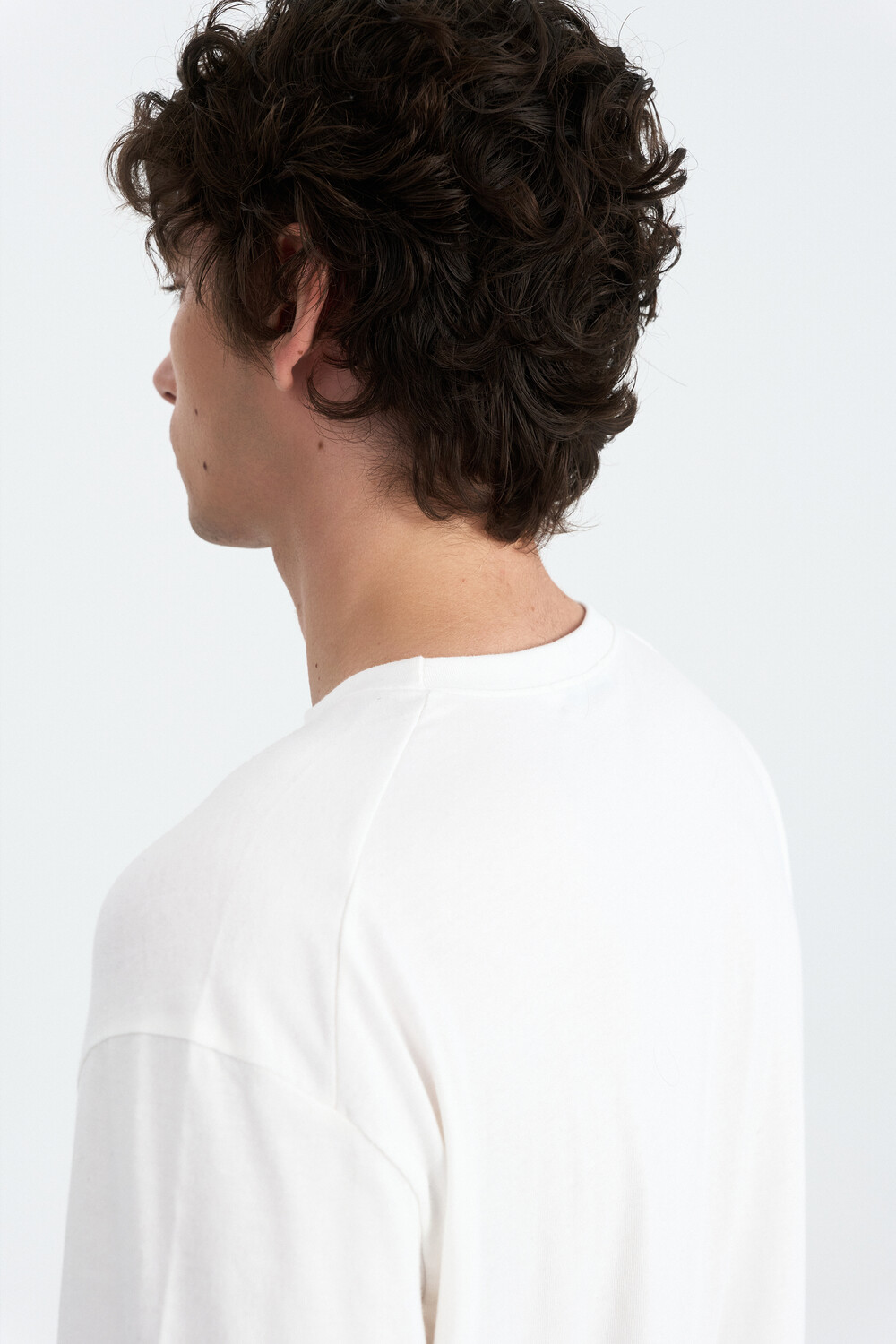[WINDER] MODAL BLEND JERSEY TOP - OFF WHITE
