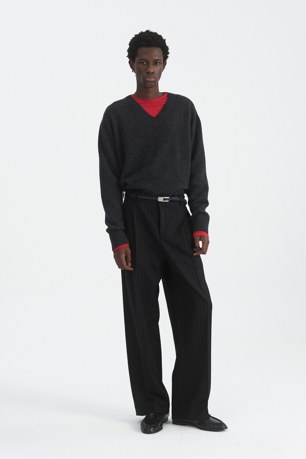 [WINDER] CONTOUR RIB WOOL V NECK SWEATER - CHARCOAL