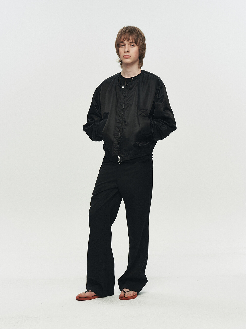 [HEUTE]FRAME COLLARLESS BOMBER JACKET (BLACK)