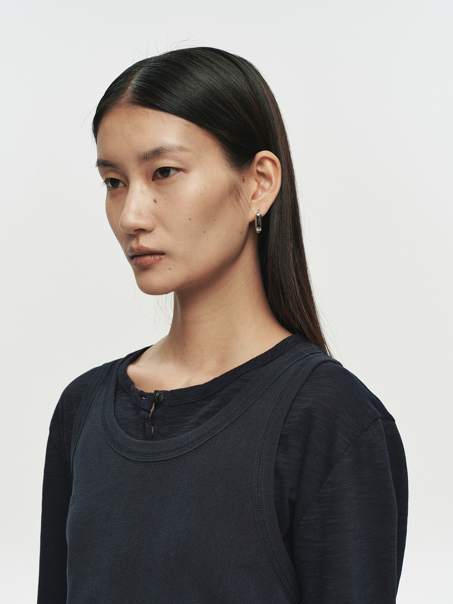 [HEUTE] BASE SLUB HENLEY NECK T-SHIRT (WHITE)