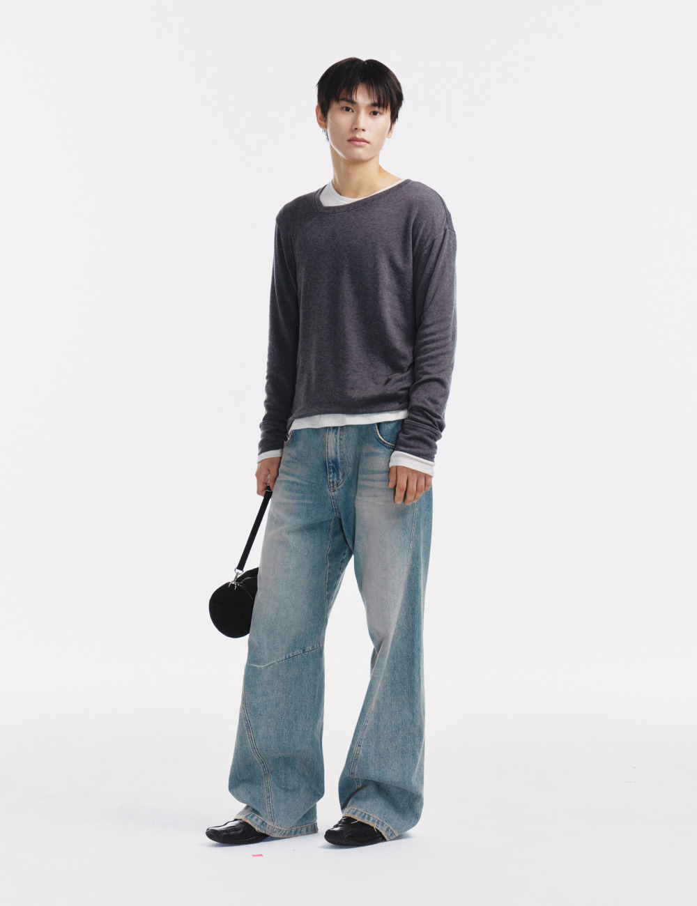 [GEN:RE] Pinched Neck Cut and Sew Wool Knit Charcoal