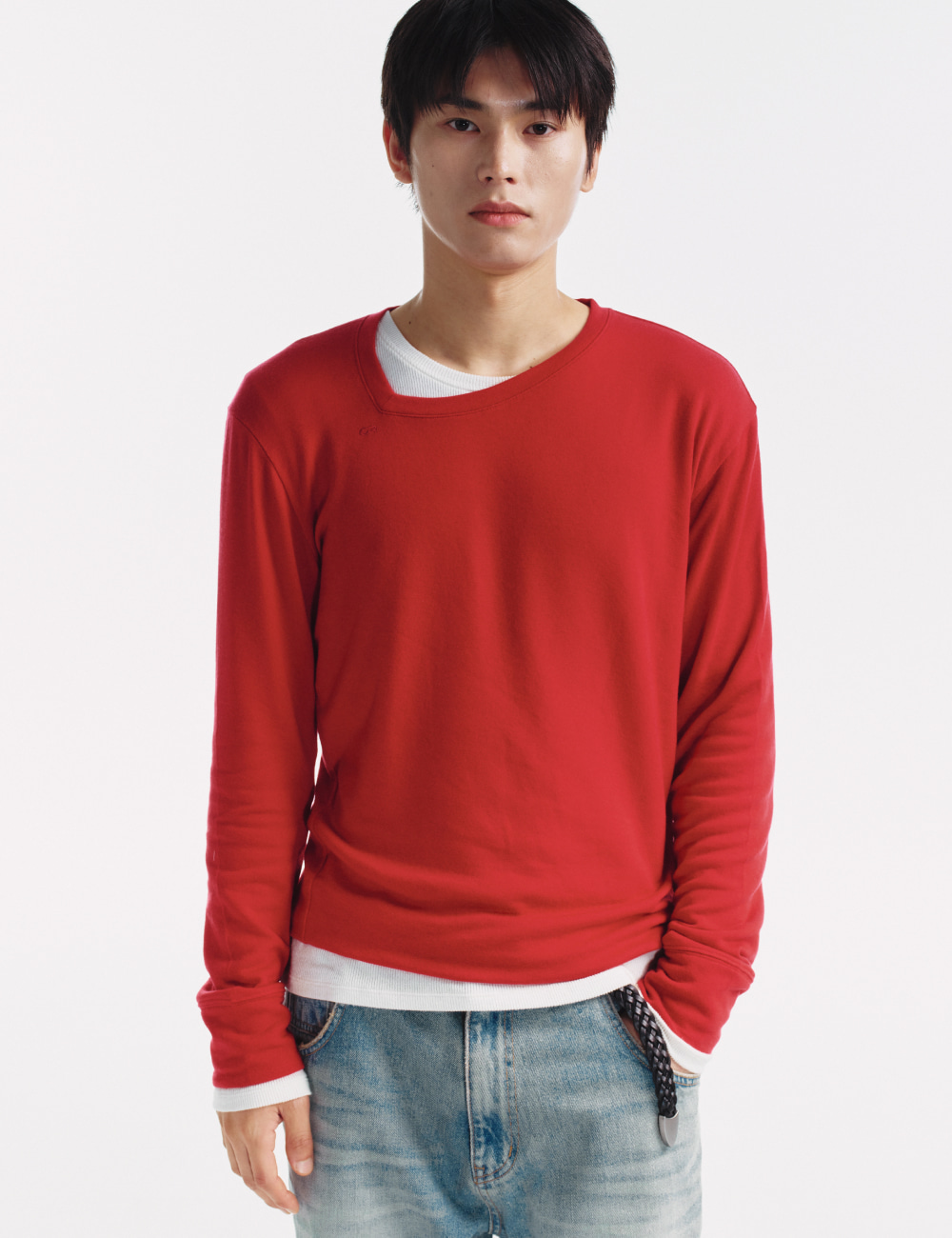 [GEN:RE] Pinched Neck Cut and Sew Wool Knit Red