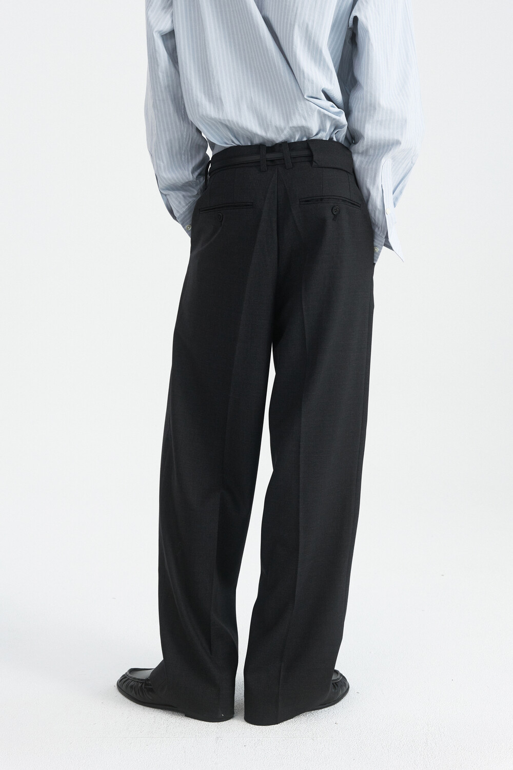 [WINDER] BACK PATCH WOOL TROUSERS - MELANGE CHARCOAL
