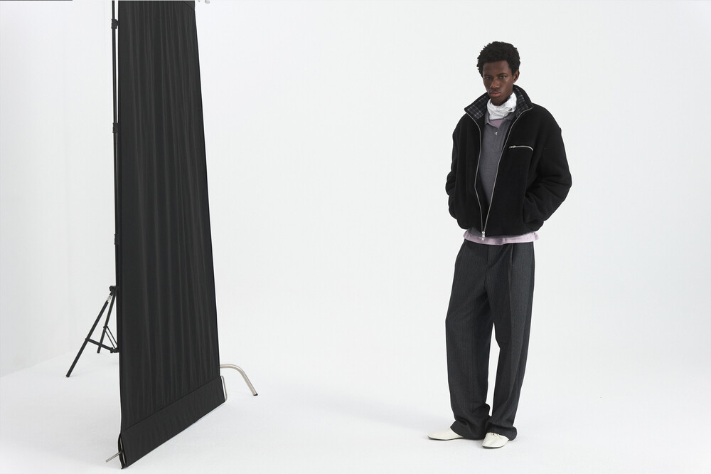 [WINDER] COLLAR CONTRAST FLEECE JUMPER - BLACK