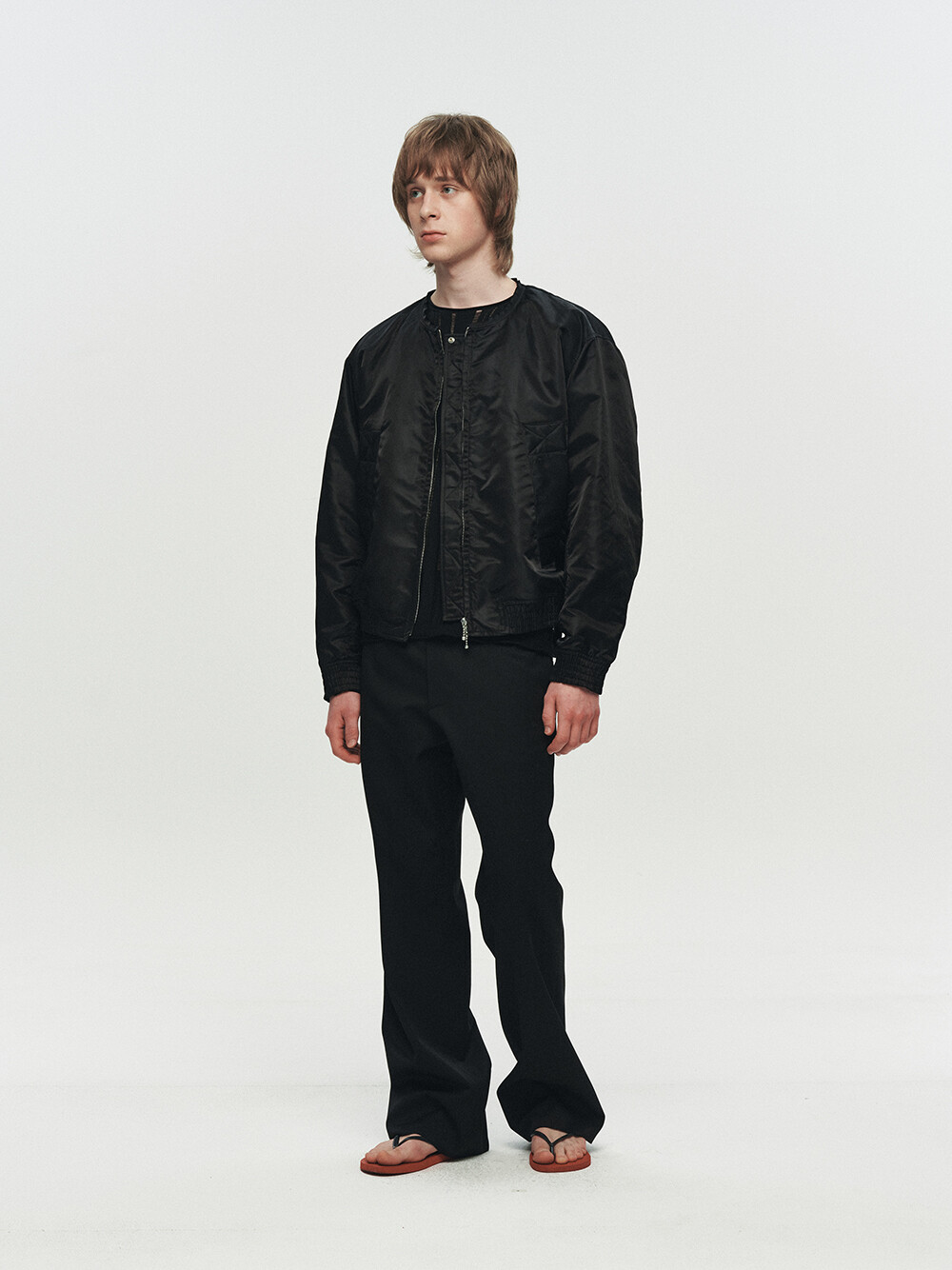 [HEUTE]FRAME COLLARLESS BOMBER JACKET (BLACK)