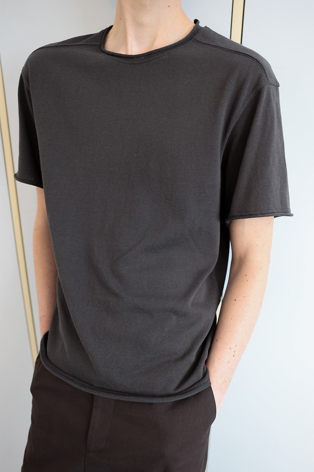 [ANYTIME LOREAK] YUCCA RAW-EDGE HALF KNIT -CHARCOAL