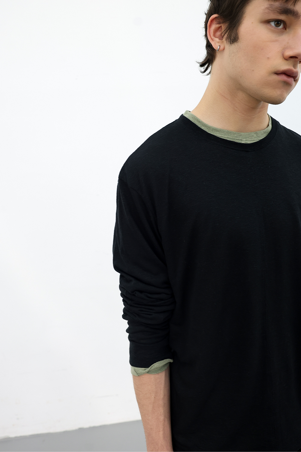 [ANYTIME LOREAK] CAMELLIA LAYERED TEE - KHAKI/BLACK