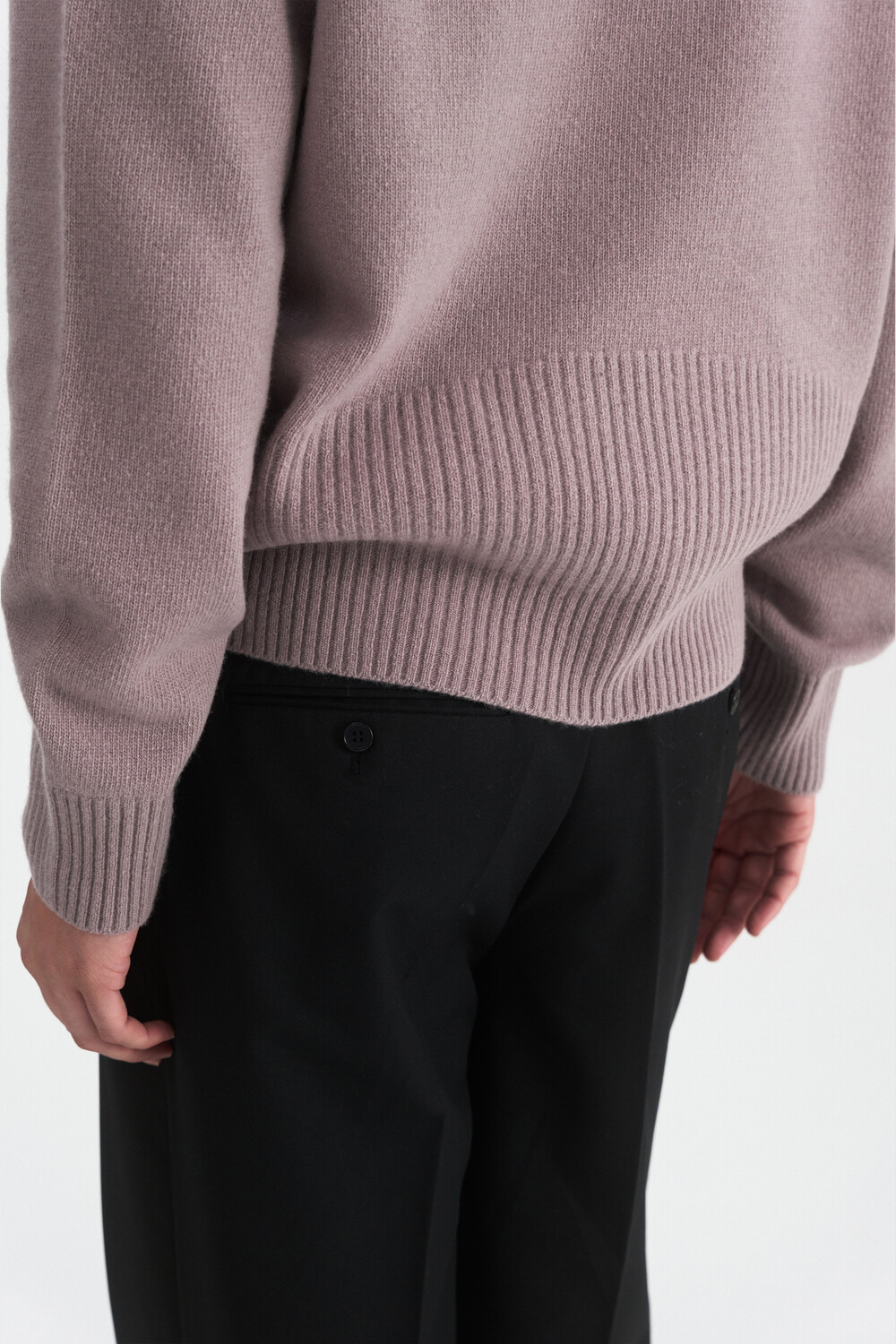 [WINDER] CONTOUR RIB WOOL V NECK SWEATER - MUTED LAVENDER