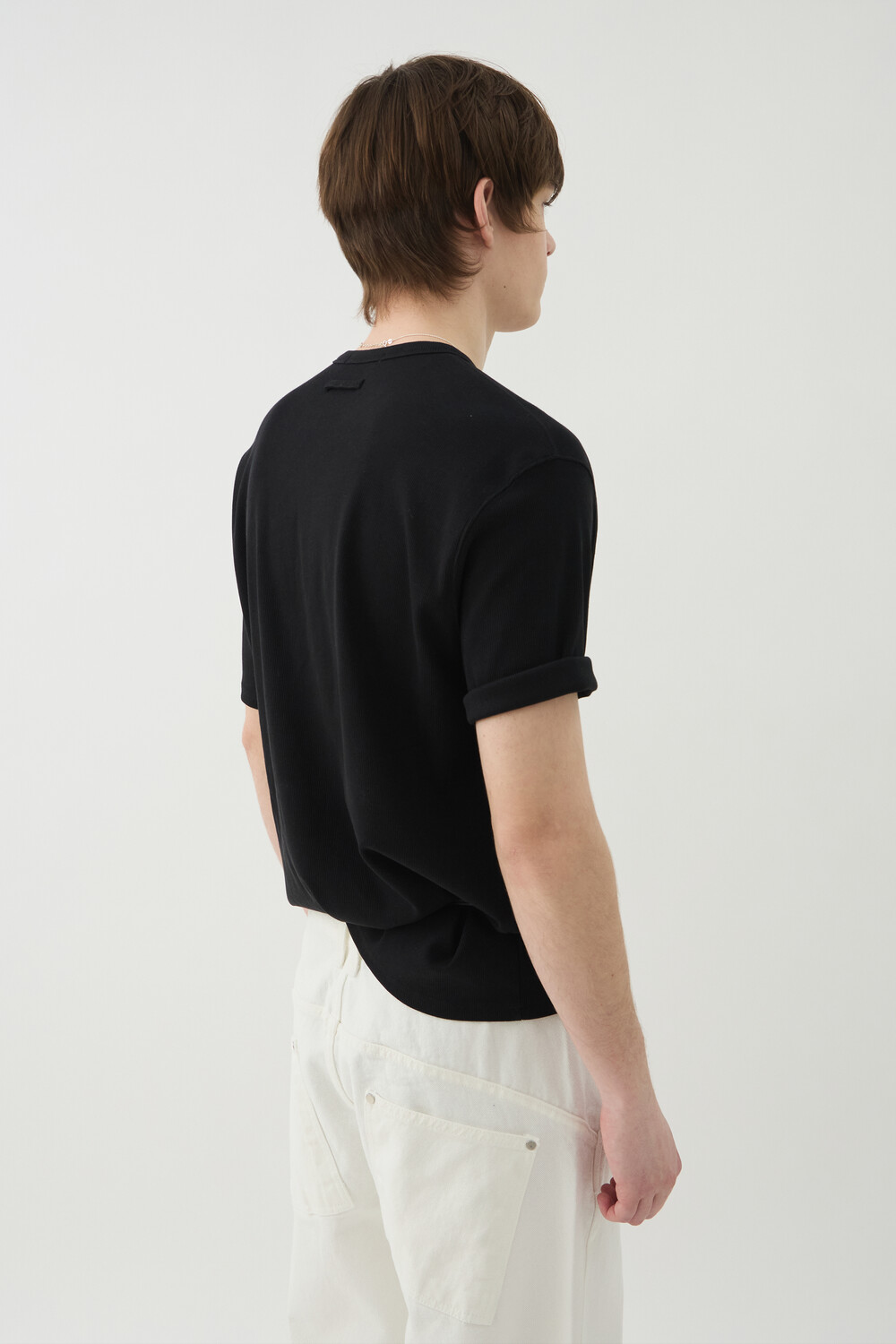 [WINDER] SNAP HENLEY NECK SHORT TOP - BLACK