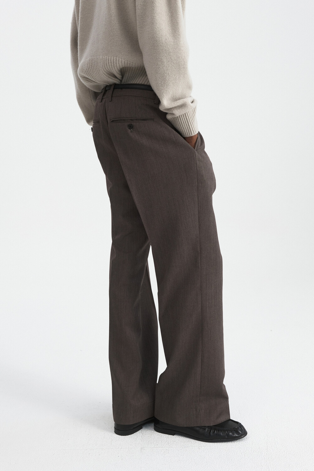 [WINDER] CORE WOOL SEMI-FLARED TROUSERS - MELANGE TAUPE
