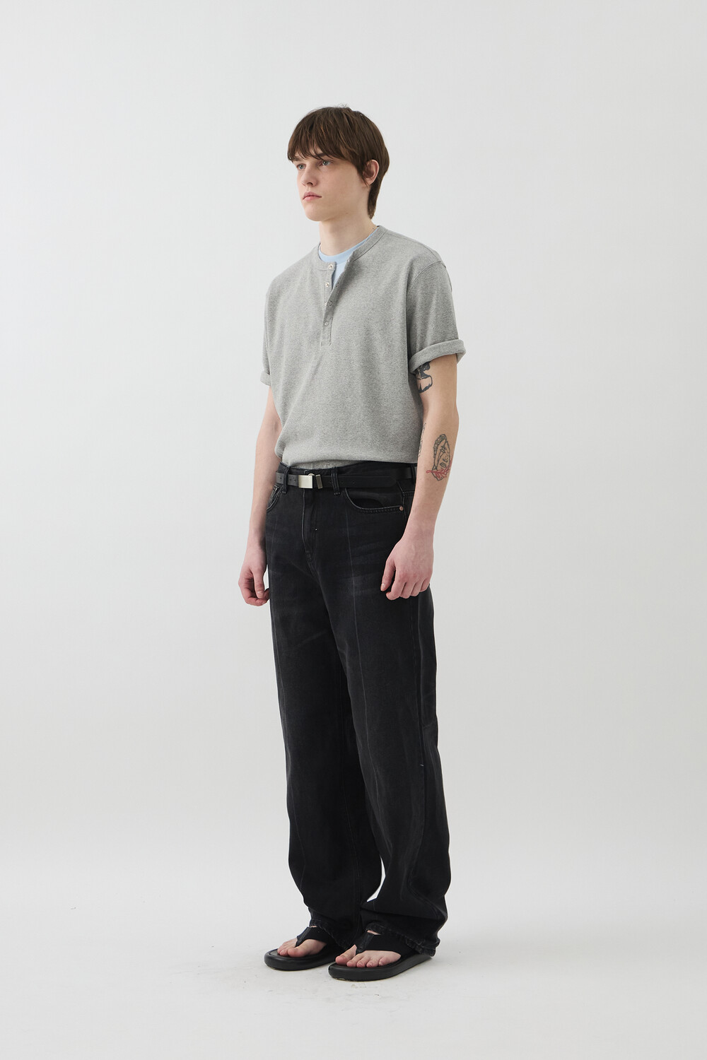 [WINDER] SNAP HENLEY NECK SHORT TOP - MELANGE GREY