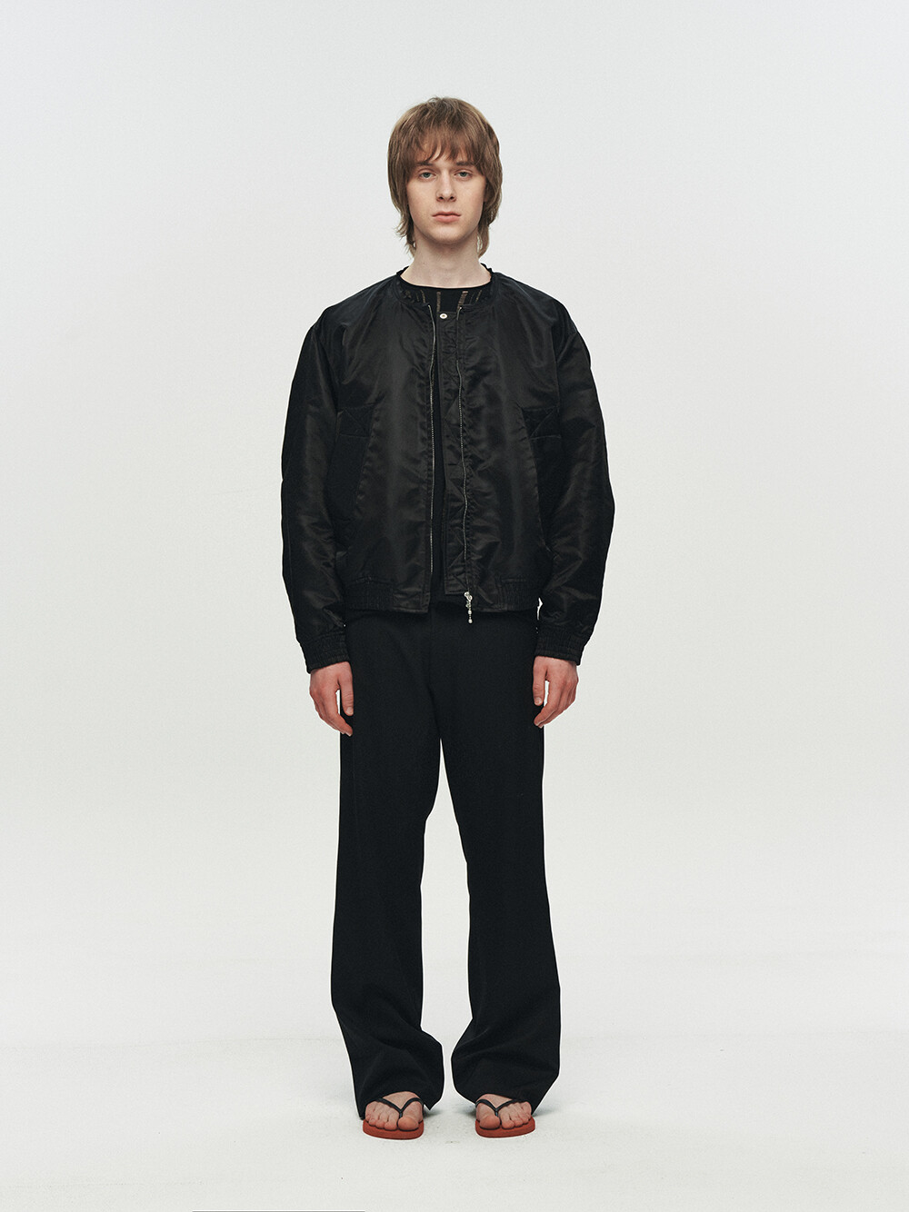 [HEUTE]FRAME COLLARLESS BOMBER JACKET (BLACK)