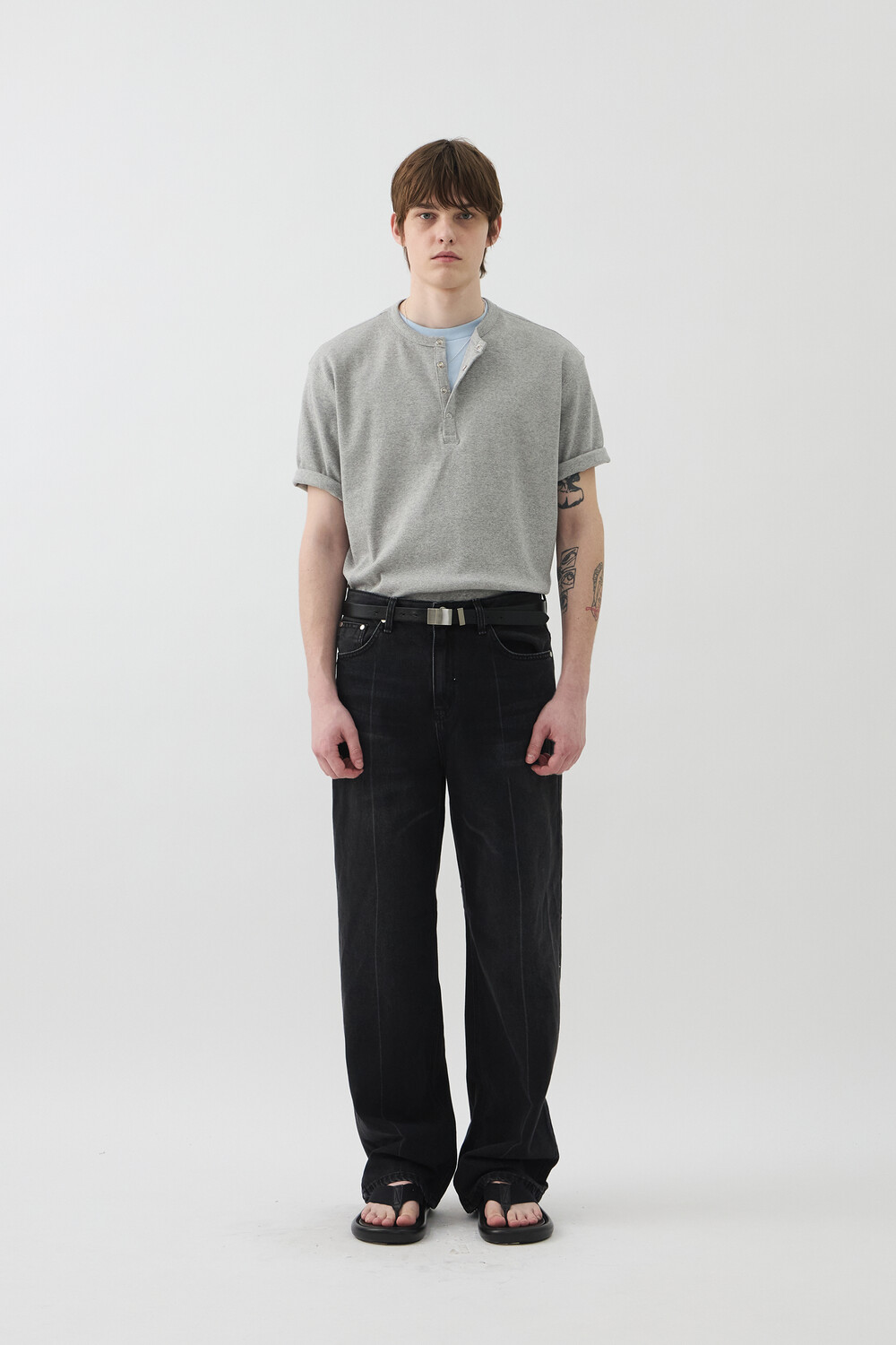 [WINDER] SNAP HENLEY NECK SHORT TOP - MELANGE GREY
