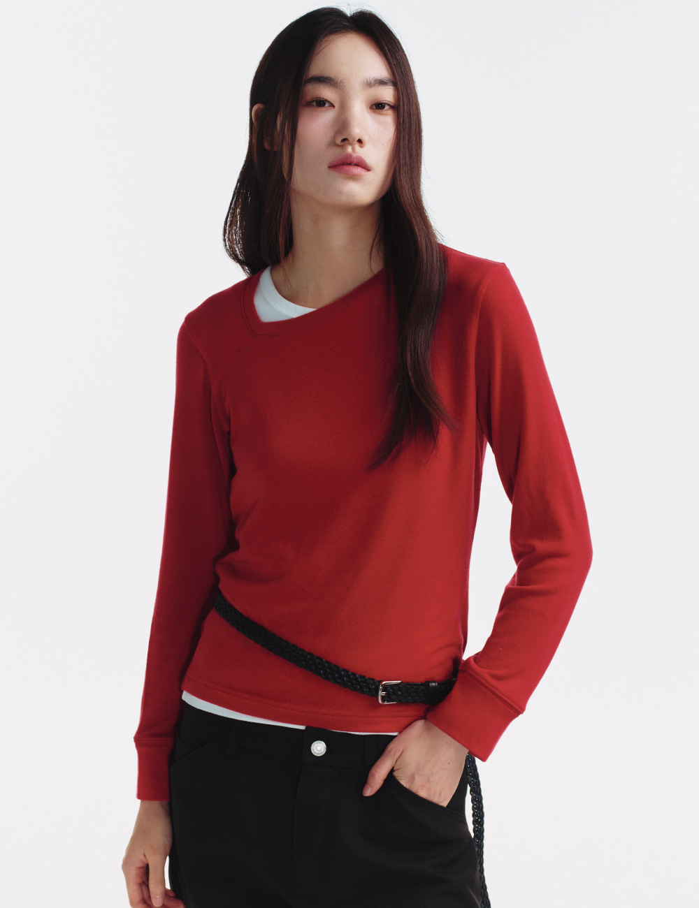 [GEN:RE] Pinched Neck Cut and Sew Wool Knit Red