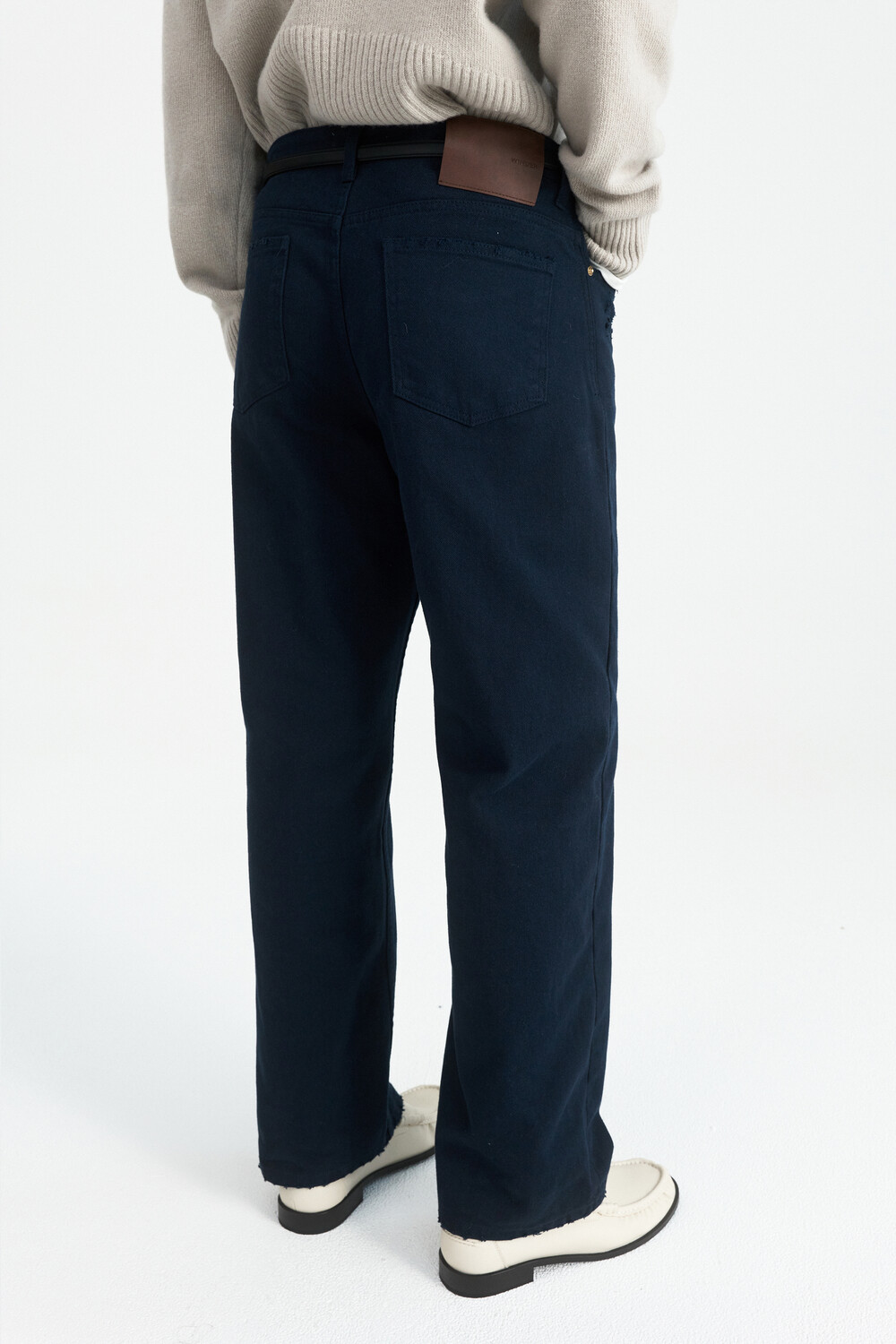 [WINDER] DISTRESSED REGULAR-FIT COTTON PANTS - NAVY