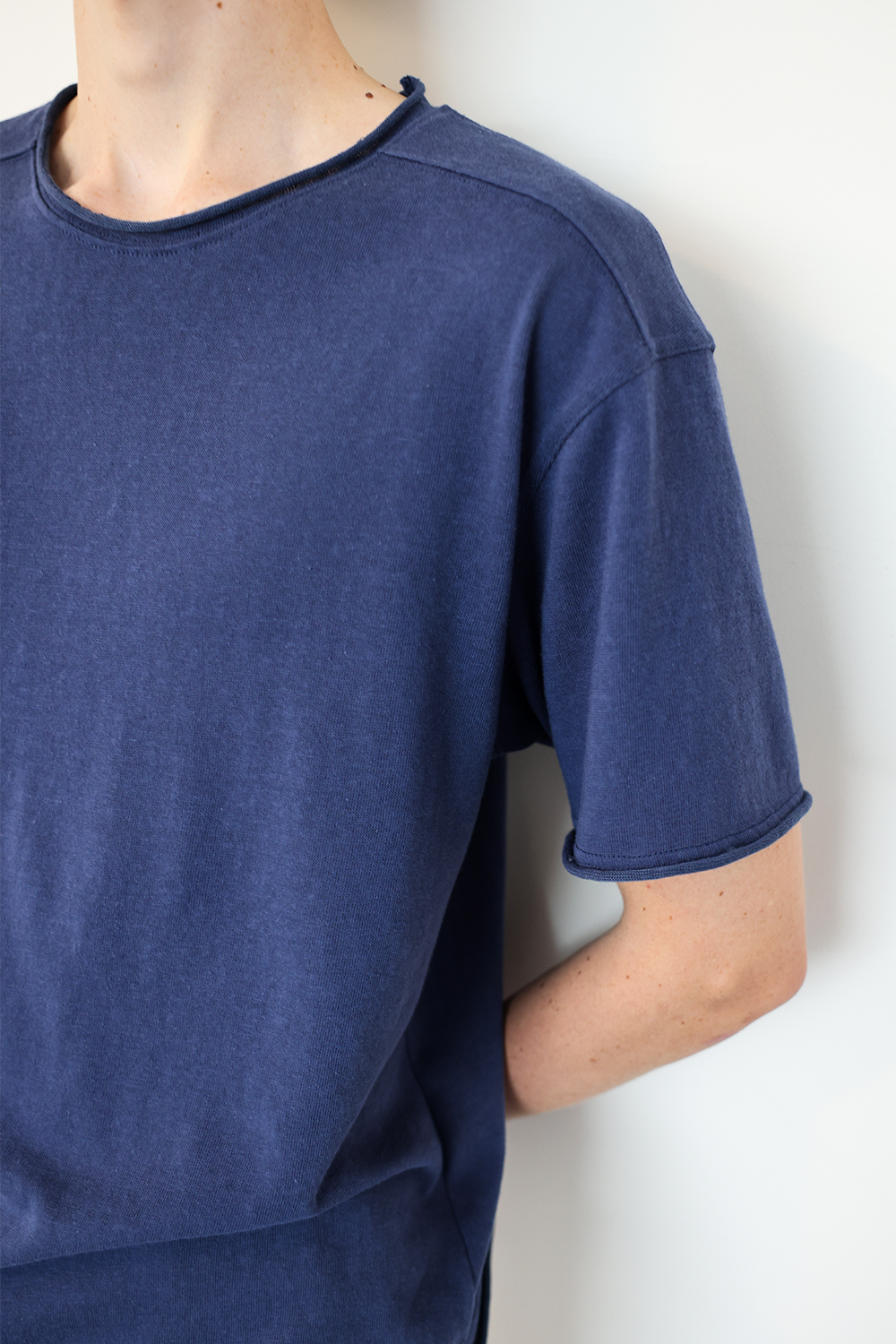 [ANYTIME LOREAK] YUCCA RAW-EDGE HALF KNIT -BLUE