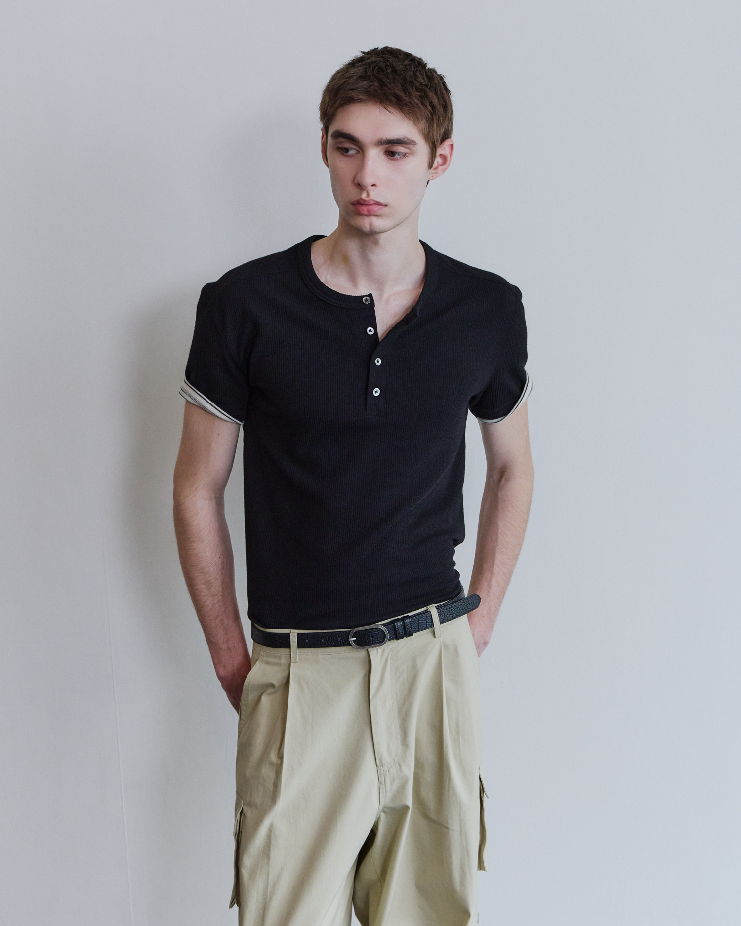 [WAVINESS] Ribbed Layered Henley-Neck T-shirts - Black