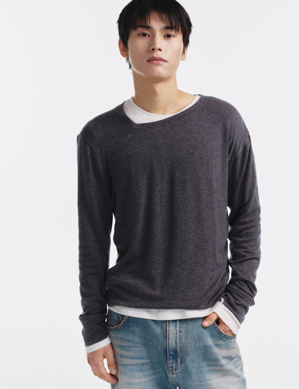 [GEN:RE] Pinched Neck Cut and Sew Wool Knit Charcoal