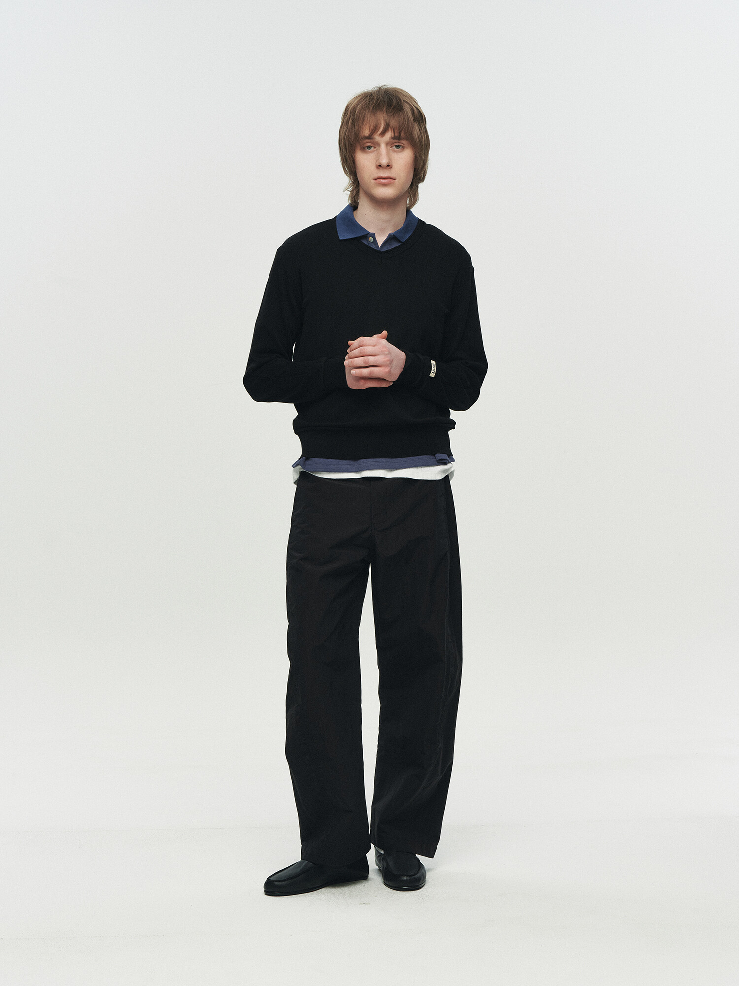 [HEUTE] NIEL COTTON V-NECK KNIT (BLACK)