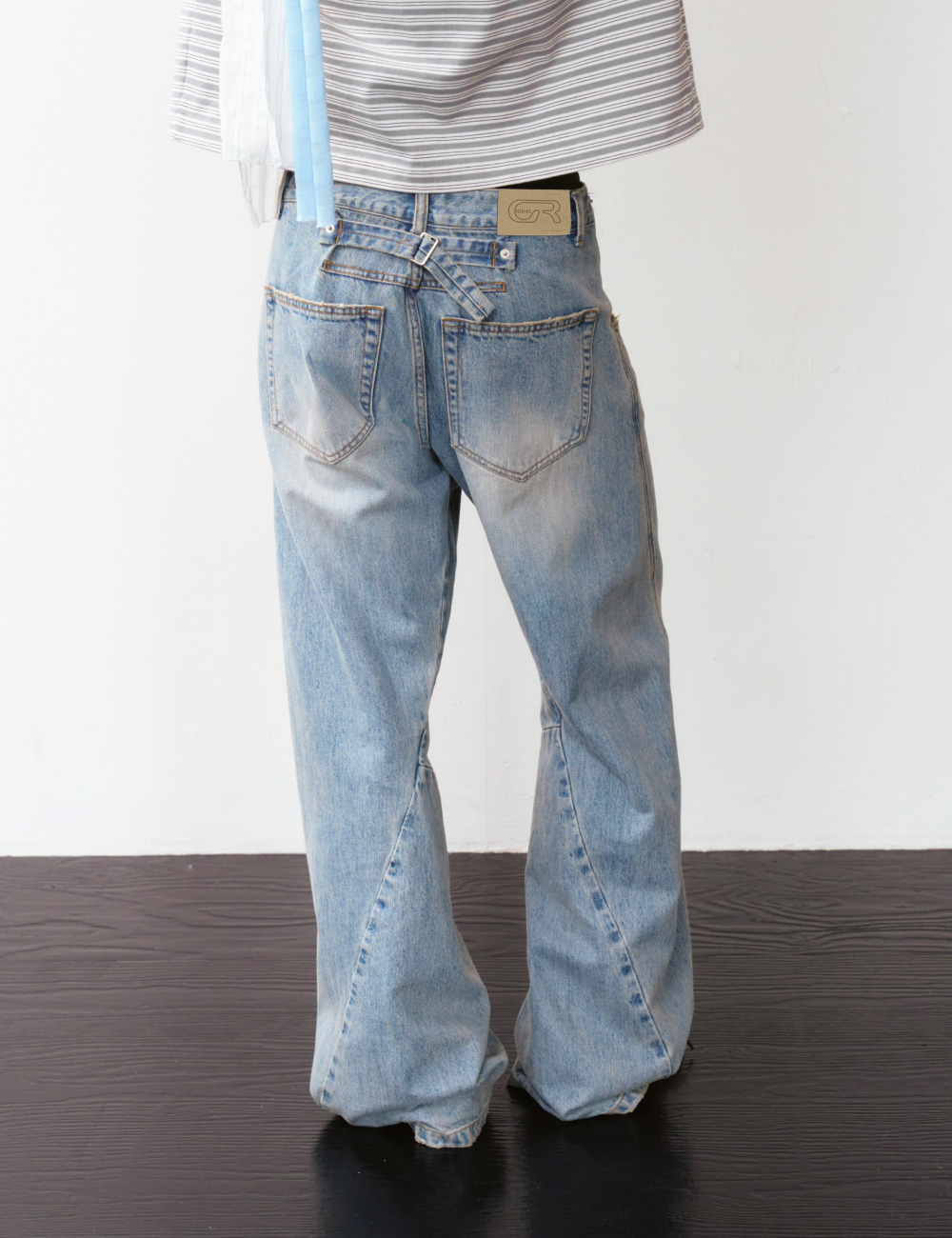[GEN:RE] Contour Semi Flare Denim Pants Light Blue