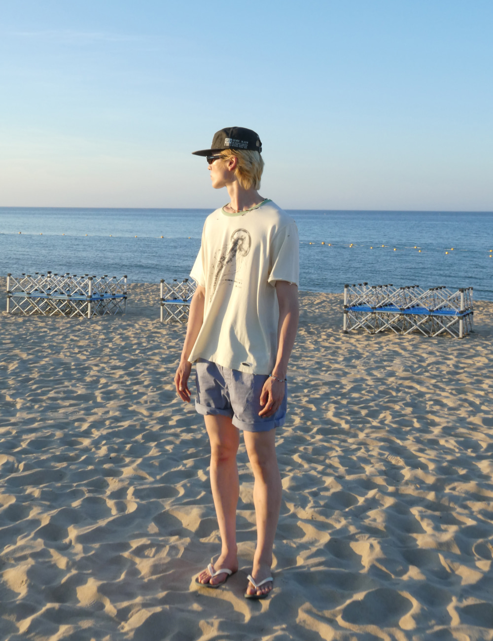 [GEN:RE] Distressed Lumen T-shirt