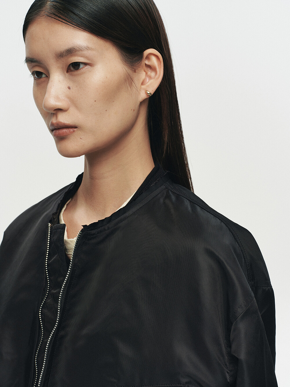 [HEUTE]FRAME COLLARLESS BOMBER JACKET (BLACK)